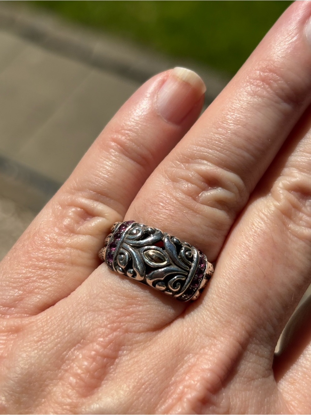 Robert Manse Silver Filigree Ring with Gold Accent featuring Garnets Size 7 - Picture 4 of 16
